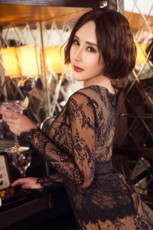 娇妻的暴露刺激经历_BD神马影院手机在线