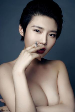 成人女老板视频_蓝光完整版观看